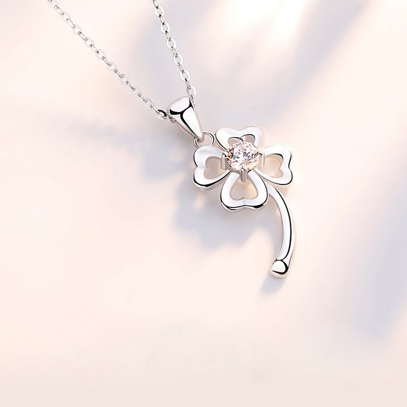Four Leaf Clover Necklace Silver Clavicle Chain Female Simple Pendant Temperament Jewelry Accessories Four Leaf Clover Necklace Silver Clavicle Chain Female Simple Pendant Temperament Jewelry Accessories